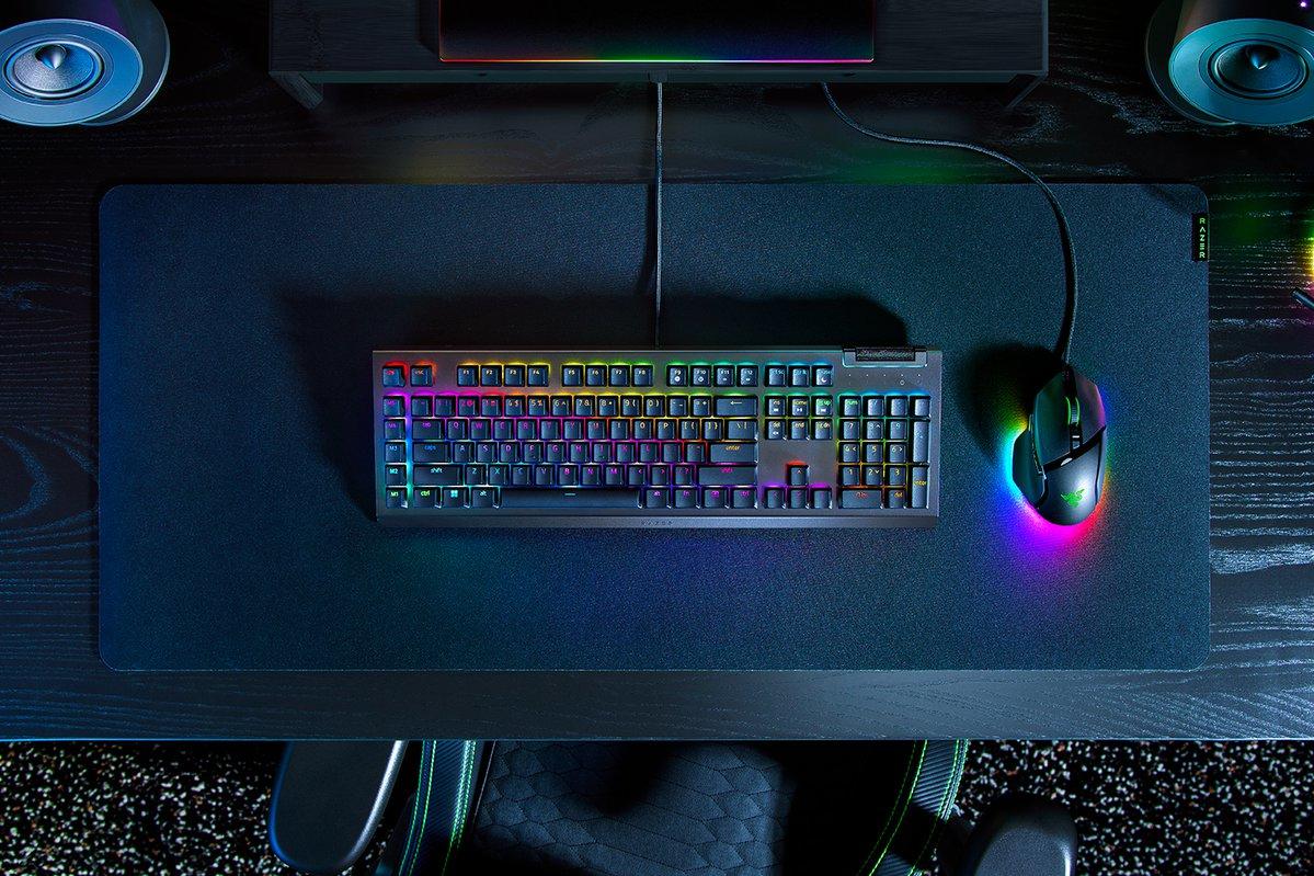 Razer - Blackwidow V4 X - Green Switch - Nordic Razer