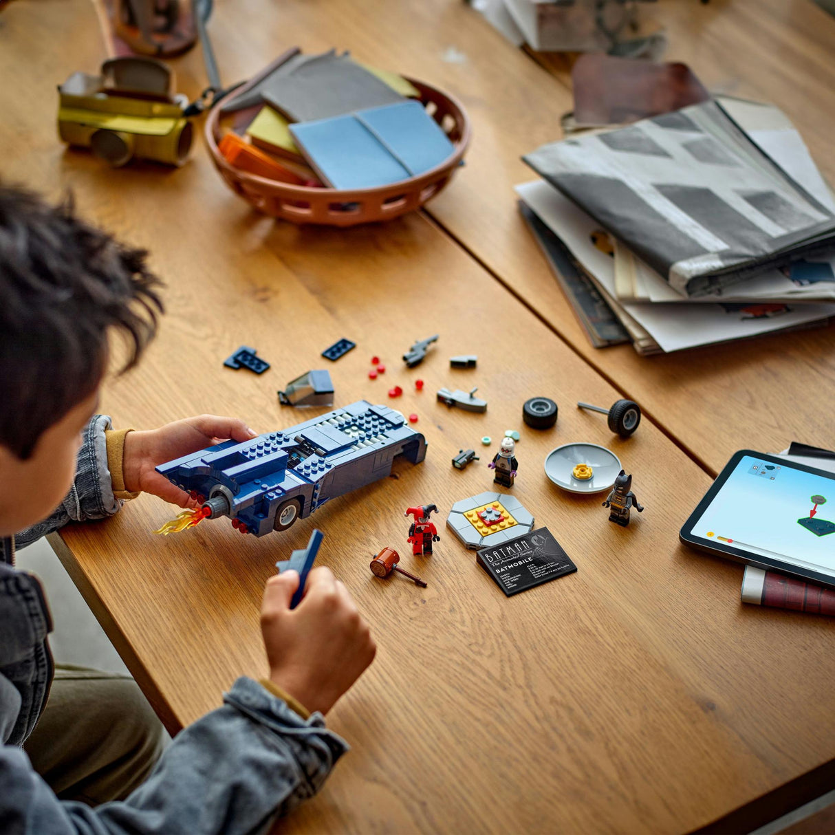 LEGO 76274 DC Super Heroes Batman in the Batmobile vs. Harley Quinn and Mr. Freeze LEGO