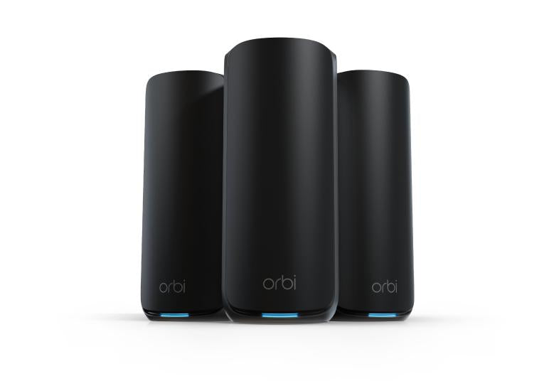 Sort NETGEAR Orbi RBE873B-meshsæt med tre enheder