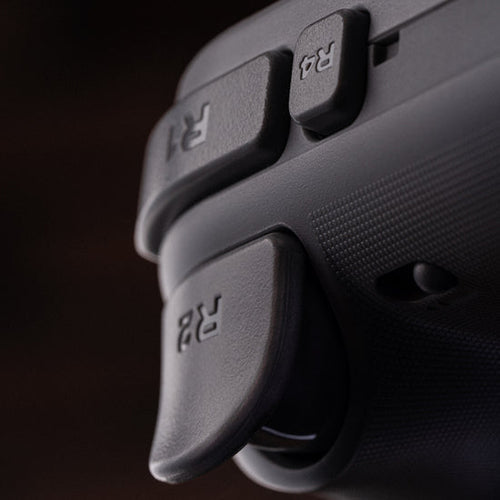 8BitDo Pro 3 Bluetooth – Gray-controller med dock – Skulderknapper i nærbillede