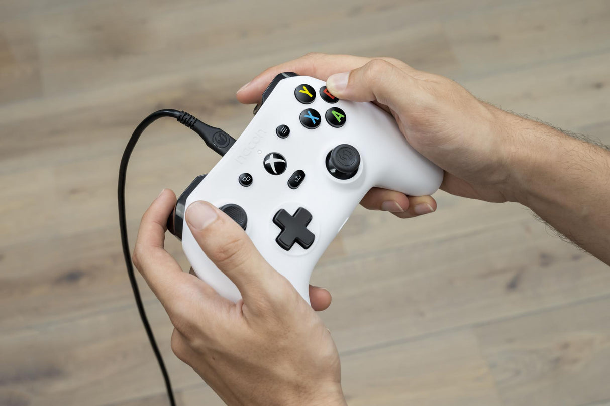 Nacon instegskontroll vit/Xbox Series X