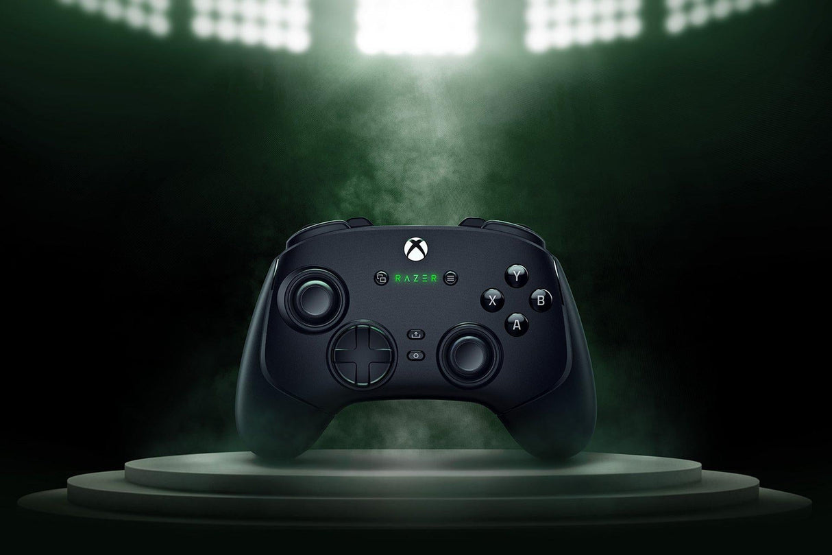 Razer - Wolverine V3 Pro – Wireless Gaming Controller for Xbox & PC Razer