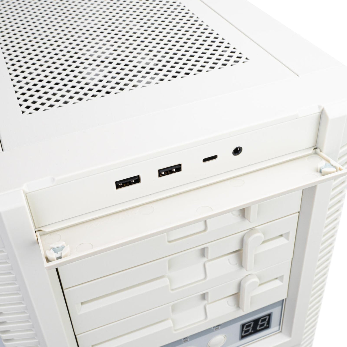 Silverstone FLP02 Retro-inspired tower chassis Silverstone