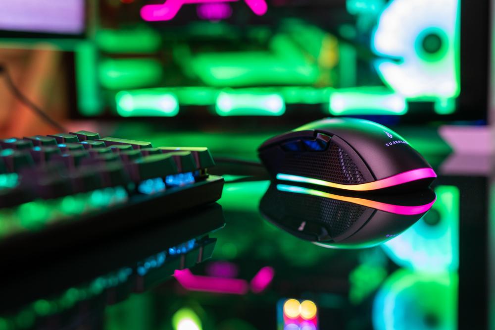 SUREFIRE - Buzzard Claw Gamingmus med 6 knappar och RGB