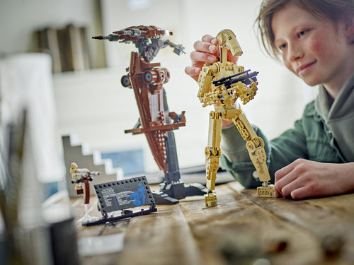 LEGO Star Wars 75428 – Kampdroide med STAP – barn leger med den bevægelige kampdroide