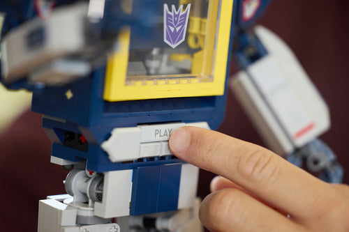 LEGO 10358 Icons Transformers: Soundwave Lego
