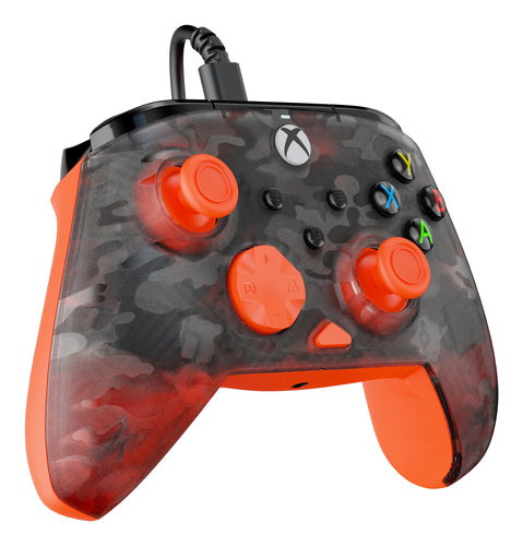 Turtle Beach Rematch Core – Xbox/PC – Ghost Black Camo/Orange – controller skråt fra højre