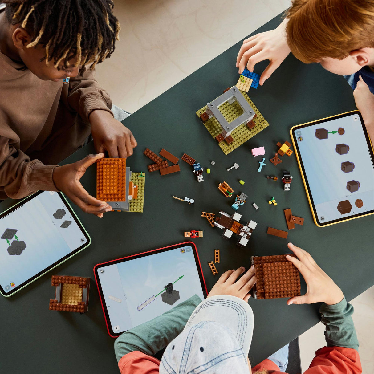 LEGO - Minecraft - The Pillager Outpost and Ravager (21278) LEGO