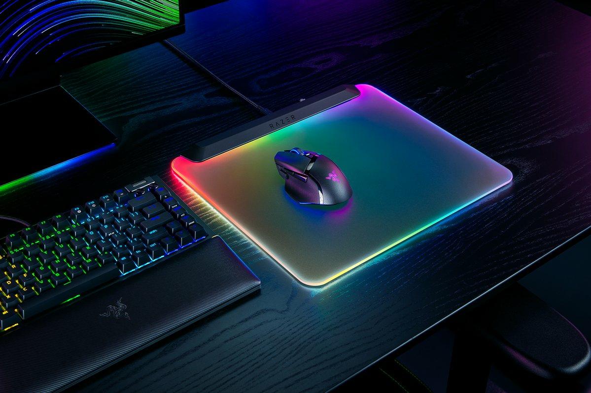 Razer - Firefly V2 Pro - LED backlit gaming mouse mat - Black Razer