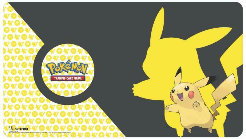 Ultra PRO Pikachu 2019 spillemåtte – 61 × 34,3 cm – spillemåttens overside