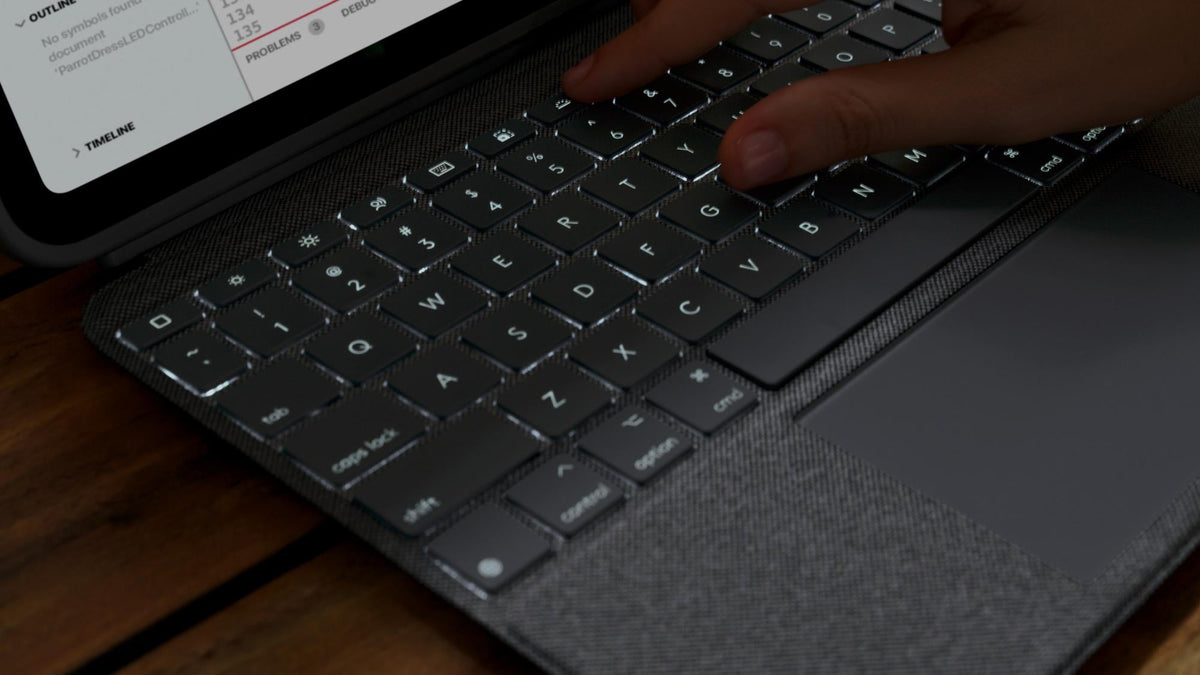 Logitech - Combo Touch For iPad (10th gen) - Nordic Logitech
