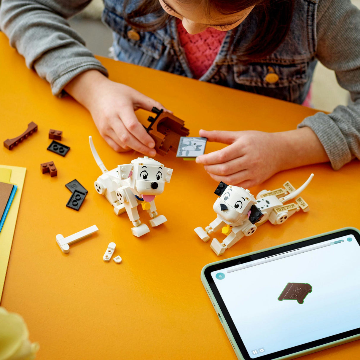 LEGO 43271 Disney Classic Puppies Lucky and Penny from 101 Dalmatians LEGO