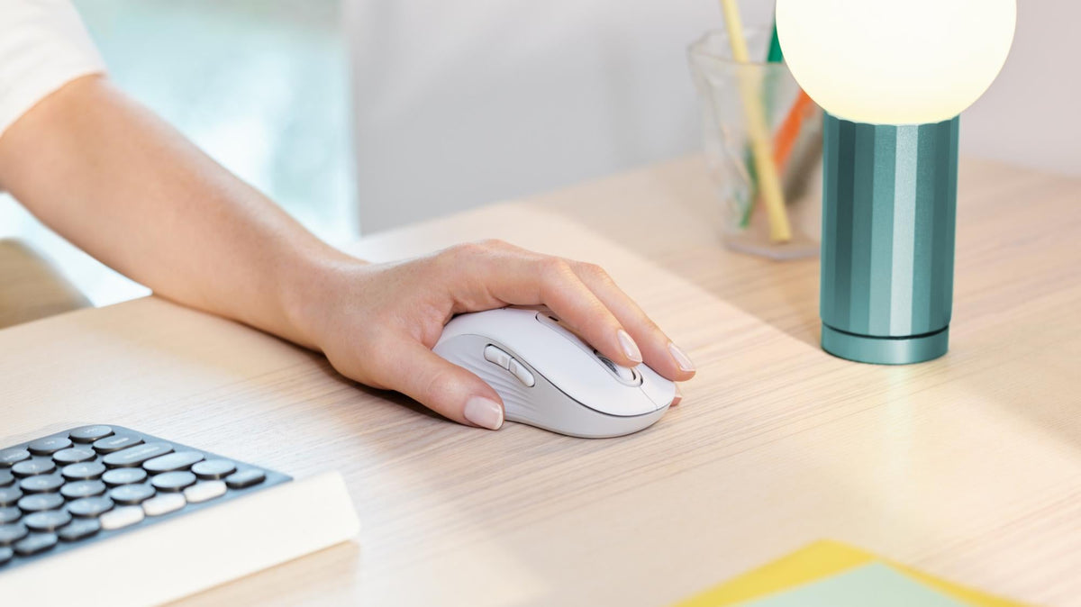 Logitech - M650 Signature - Large Wireless Mouse - White ( Left Handed ) Logitech