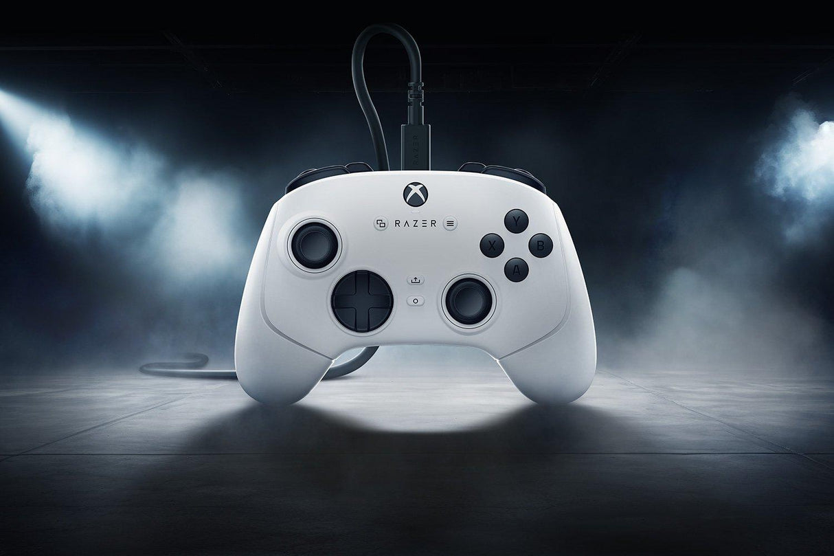 Razer - Wolverine V3 Tournament Edition – Wired Controller for Xbox & PC - White Razer