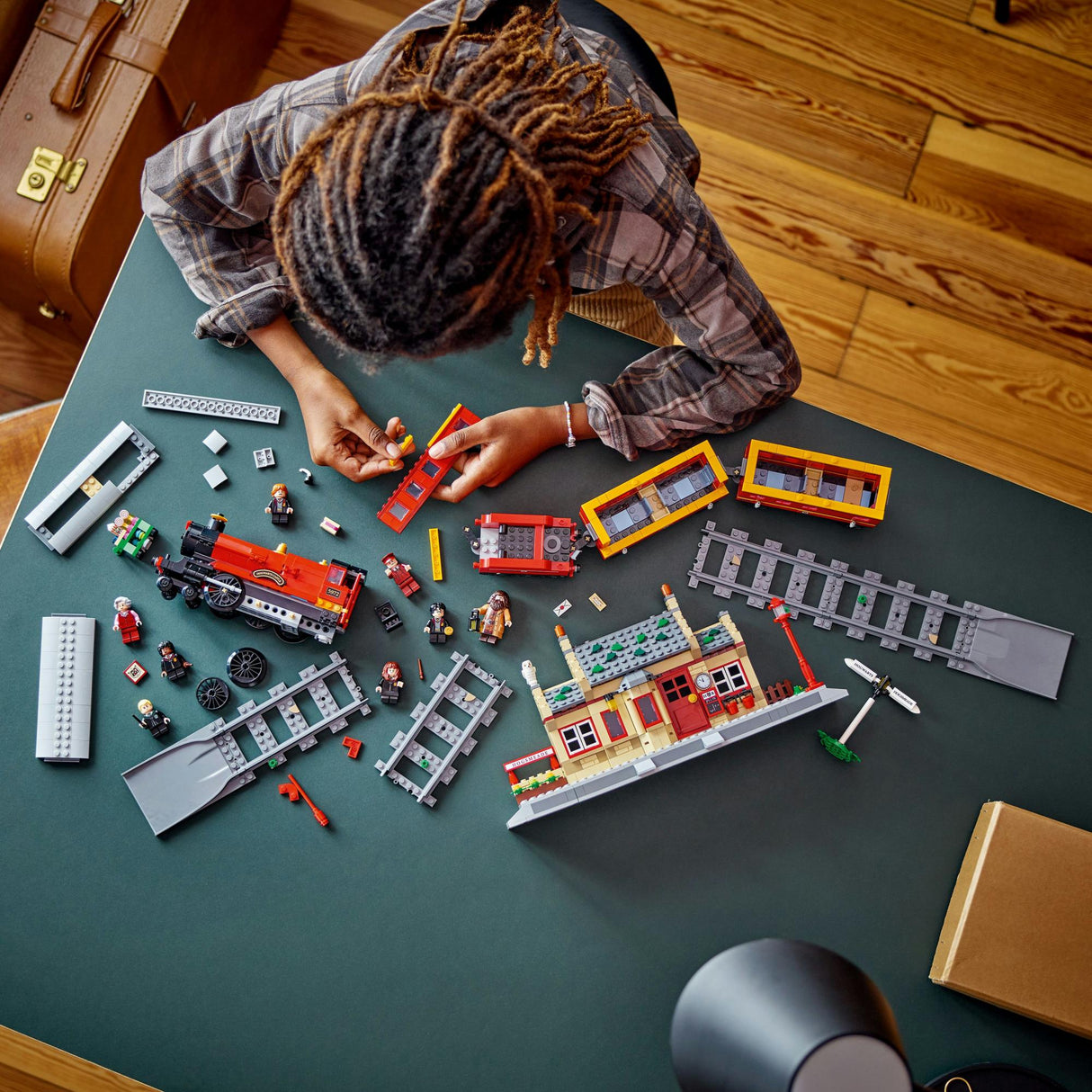 LEGO - Harry Potter TM - Hogwarts Express™ & Hogsmeade™ Station (76423) LEGO