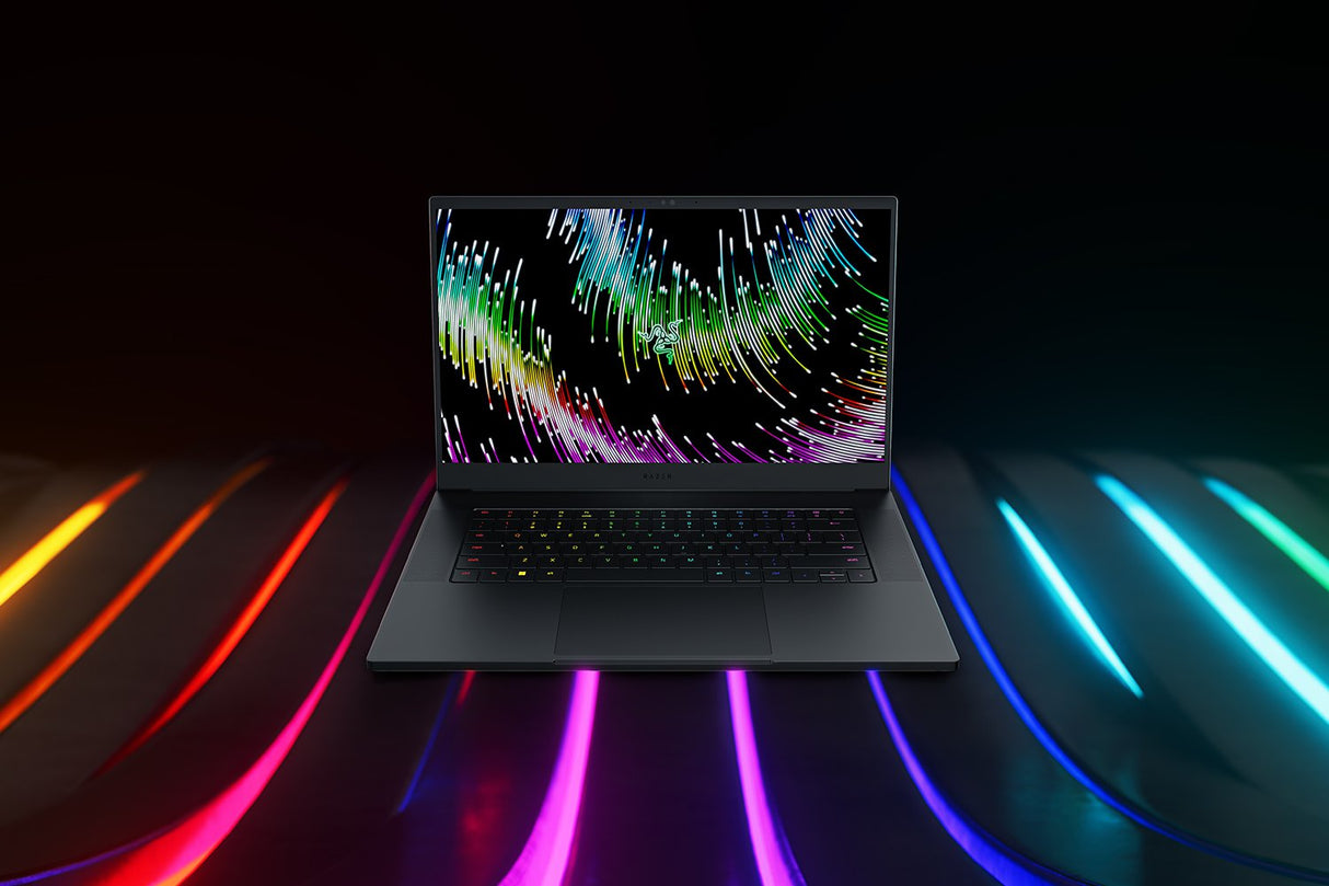 Razer Blade 15 15.6 I7-13800H 16GB 1TB NVIDIA GeForce RTX 4070 / Intel Iris Xe Graphics Windows 11 Home Razer USA