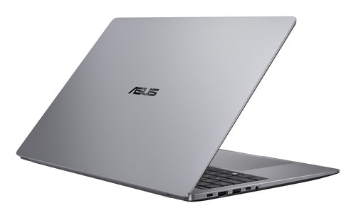 ASUS ExpertBook P5 G2 PM5606CGA-PL0206X Copilot+ PC – set skråt forfra (vinkel 3); tastaturlayout illustrativt
