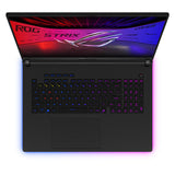 ASUS ROG Strix SCAR 18 G835LXG-TQ378W – taster og arbejdsflade set ovenfra; tastaturlayout illustrativt