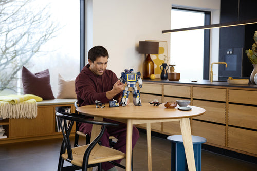 LEGO 10358 Icons Transformers: Soundwave Lego