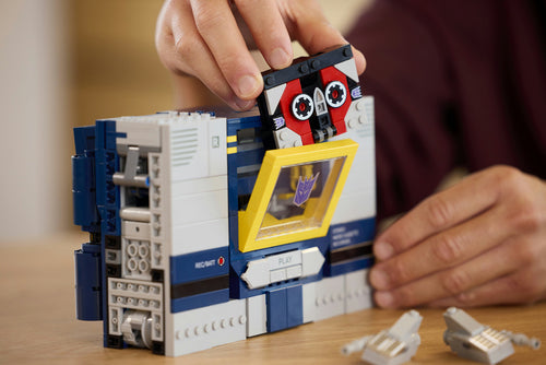 LEGO 10358 Icons Transformers: Soundwave Lego