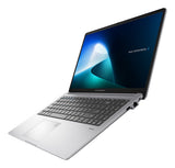 ASUS ExpertBook P1 P1503CVA-S72337X – set skråt forfra (vinkel 3); tastaturlayout illustrativt
