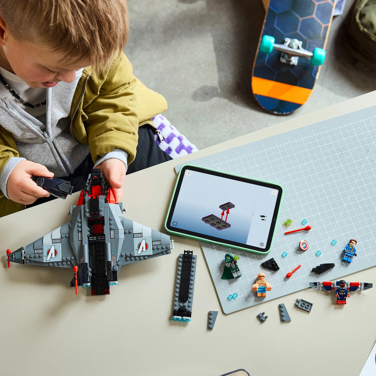 LEGO - Super Heroes - Avengers: Doomsday Quinjet (76347) LEGO