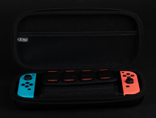 Konix One Piece Wano – etui til Nintendo Switch – produkt med kompatibelt udstyr vist som eksempel