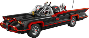 LEGO DC 76328 – Batman: Batmobil fra 1960'ernes tv-serie – bygget sort og rød Batmobil set skråt forfra
