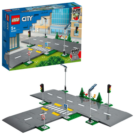 LEGO City intersection with traffic lights 60304