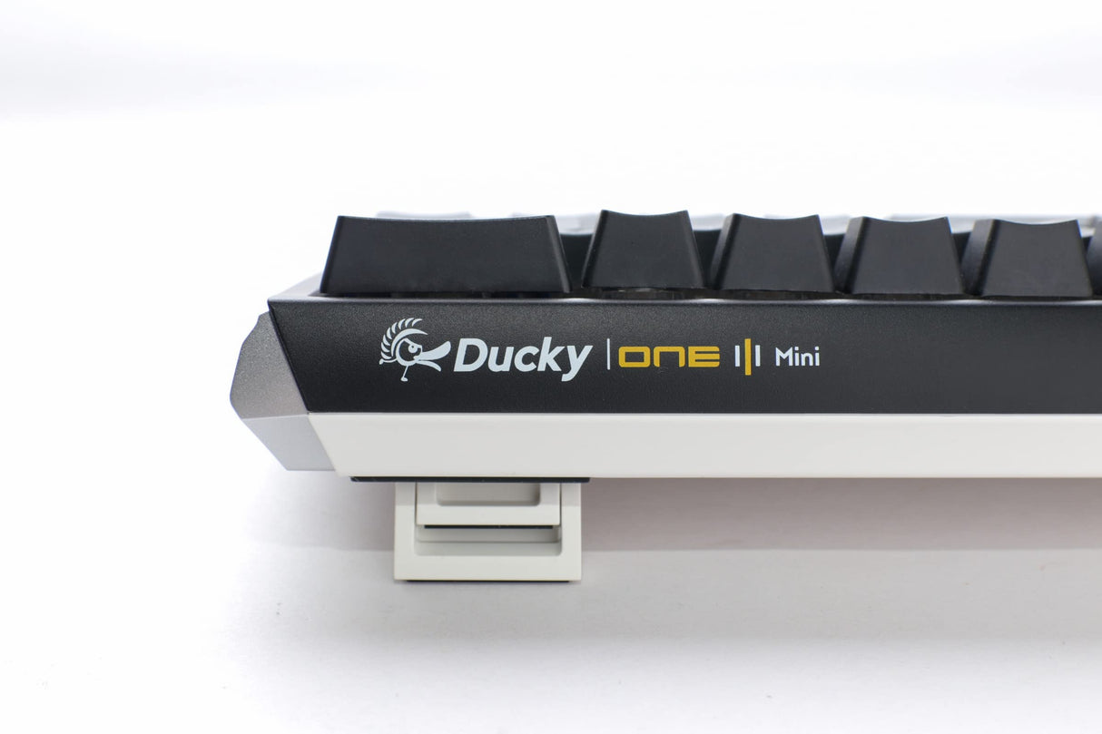 Ducky One 3 - Classic Black / White Nordic - SF 65% - Cherry Red