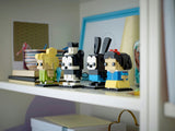LEGO BrickHeadz 40622 – figurerne udstillet på en hylde