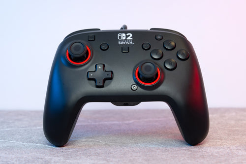 Turtle Beach Rematch Wired – Switch-controller – Sort – controller på blå baggrund