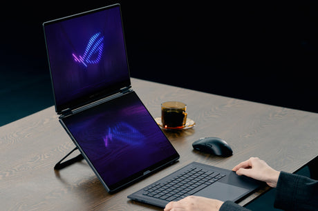 ASUS ROG Zephyrus Duo GX651AR-SR042W – illustreret i brug; tastaturlayout illustrativt