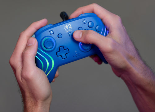 Turtle Beach Afterglow Wave Wired – Switch-controller, blå – Controller i brug