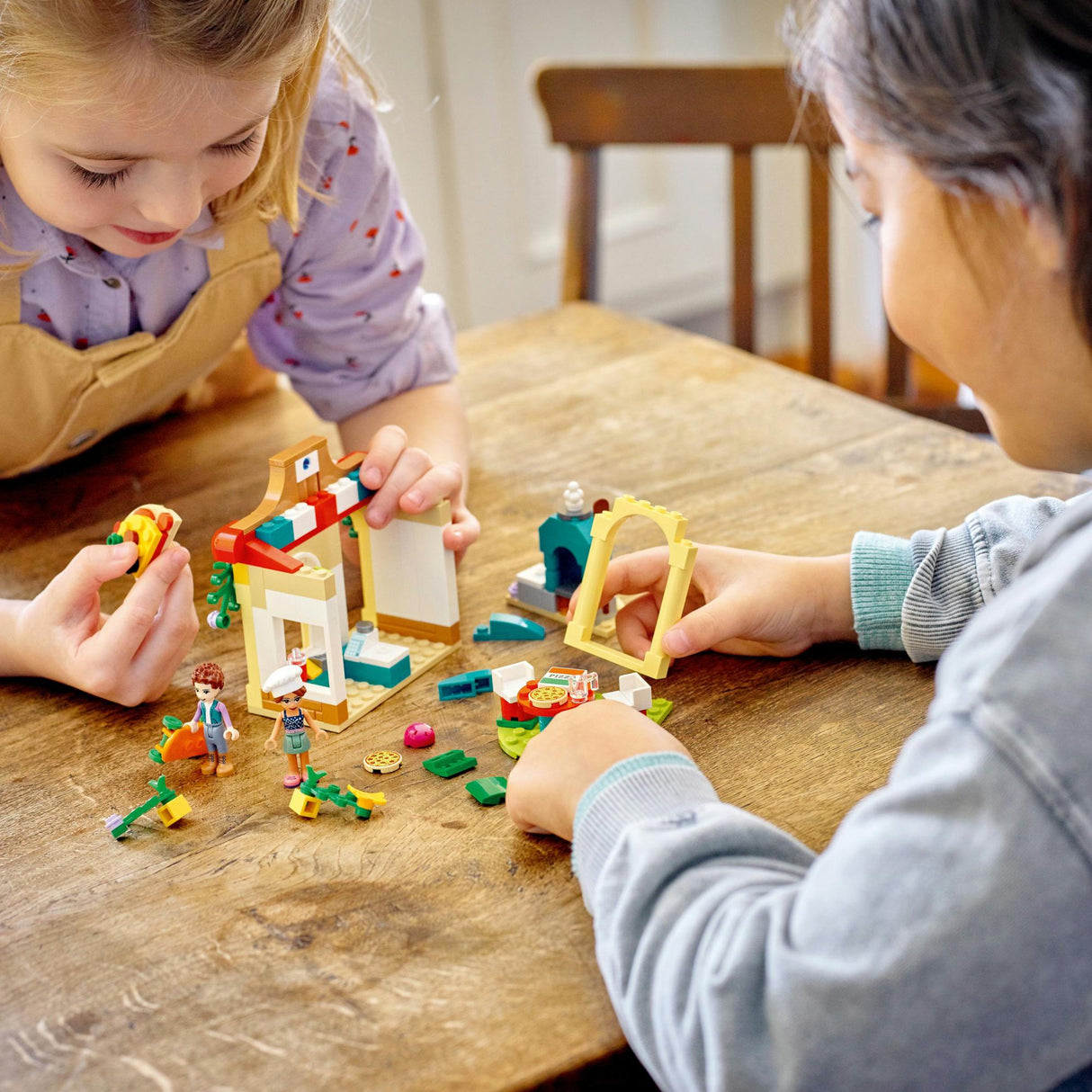 LEGO 41705 Friends Heartlake City Pizzeria LEGO