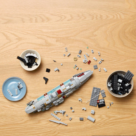 LEGO 75405 Star Wars Home One Starcruiser