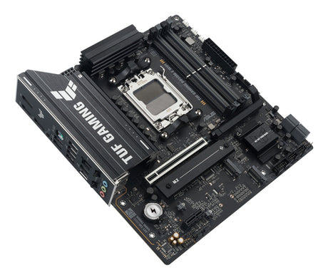 ASUS TUF GAMING B850M-E WIFI med synlige PCIe-pladser