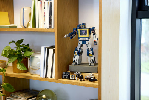LEGO 10358 Icons Transformers: Soundwave Lego