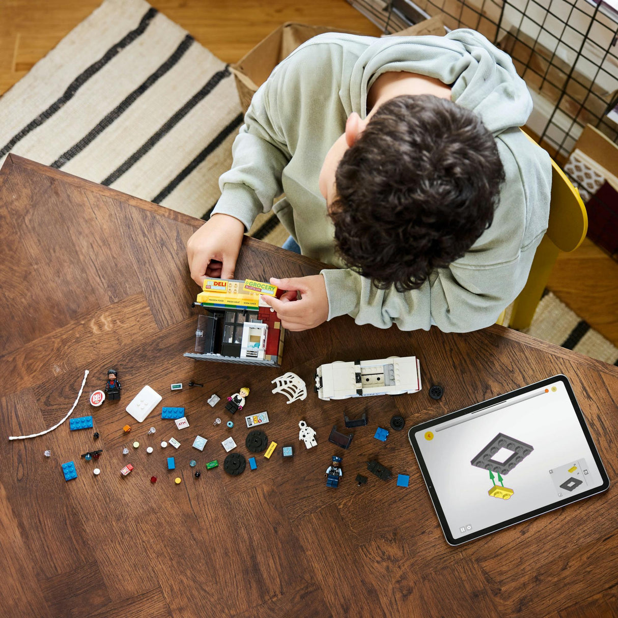 LEGO 76311 Marvel Super Heroes Spider-Verse: Miles Morales vs Spot LEGO