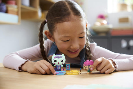 LEGO 11215 Gabbys byggede kattevenner – som et barn leger med