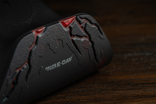 8BitDo Ultimate Charging Dock – Gears of War: E-Day – sort/rød – produktvisning 16
