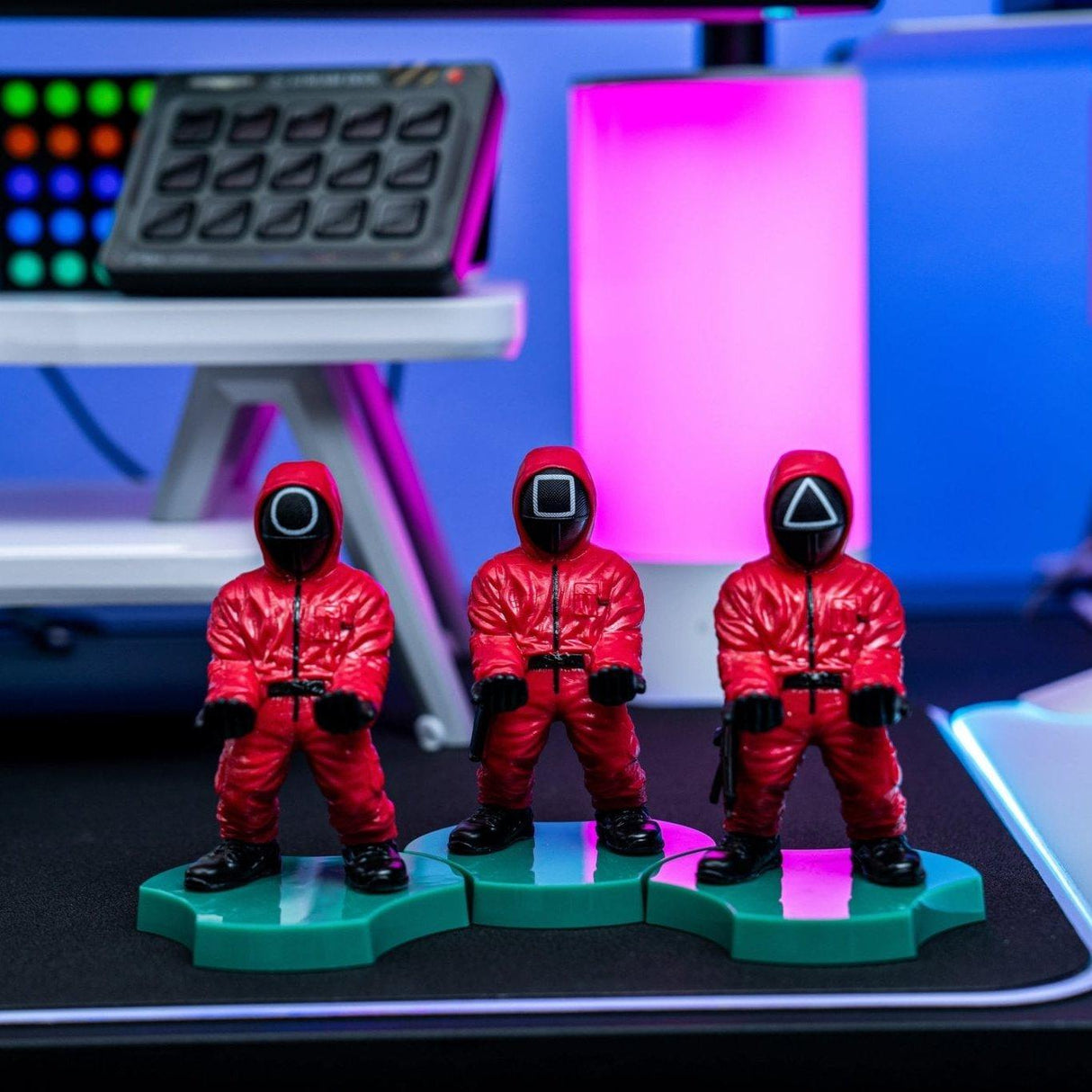 CABLE GUYS - HOLDEM - SQUID GAME TRIANGLE GUARD Cable Guys