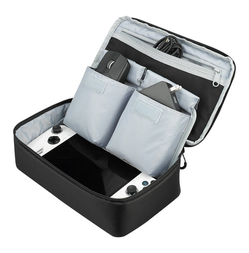 ASUS ROG Archer ErgoAir BP3800 – åben organizer med håndholdt konsol, mus og oplader som eksempler