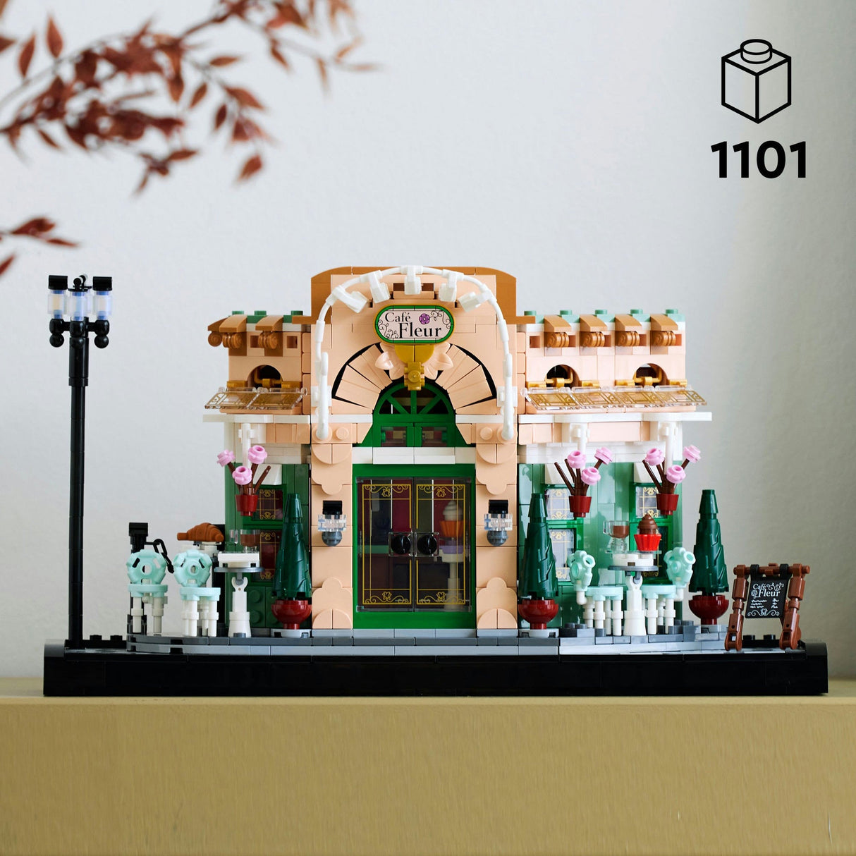 LEGO 10362 Icons French Cafe LEGO