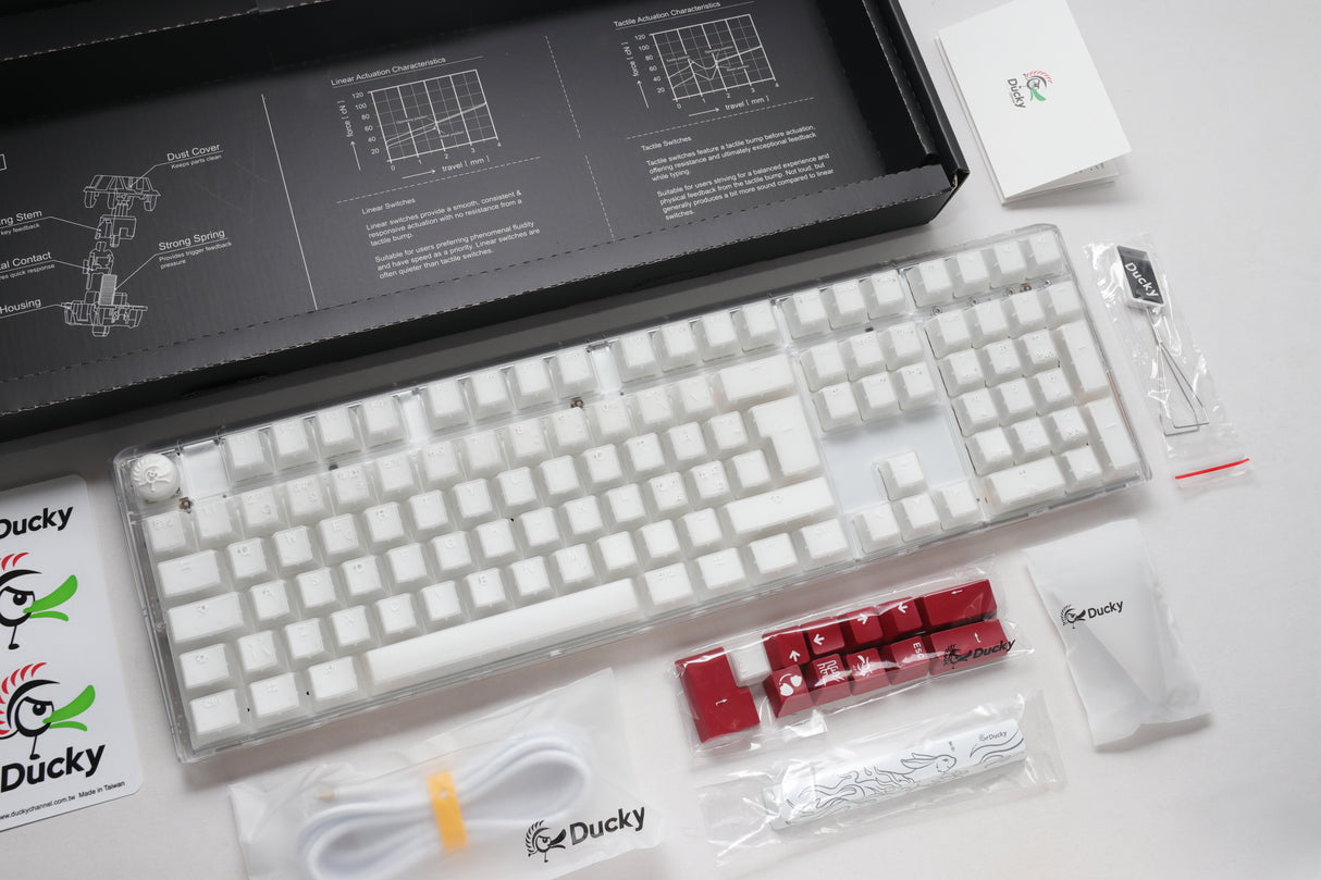 Ducky One 3 - Aura White Nordic - Fullsize - Cherry Red - RGB