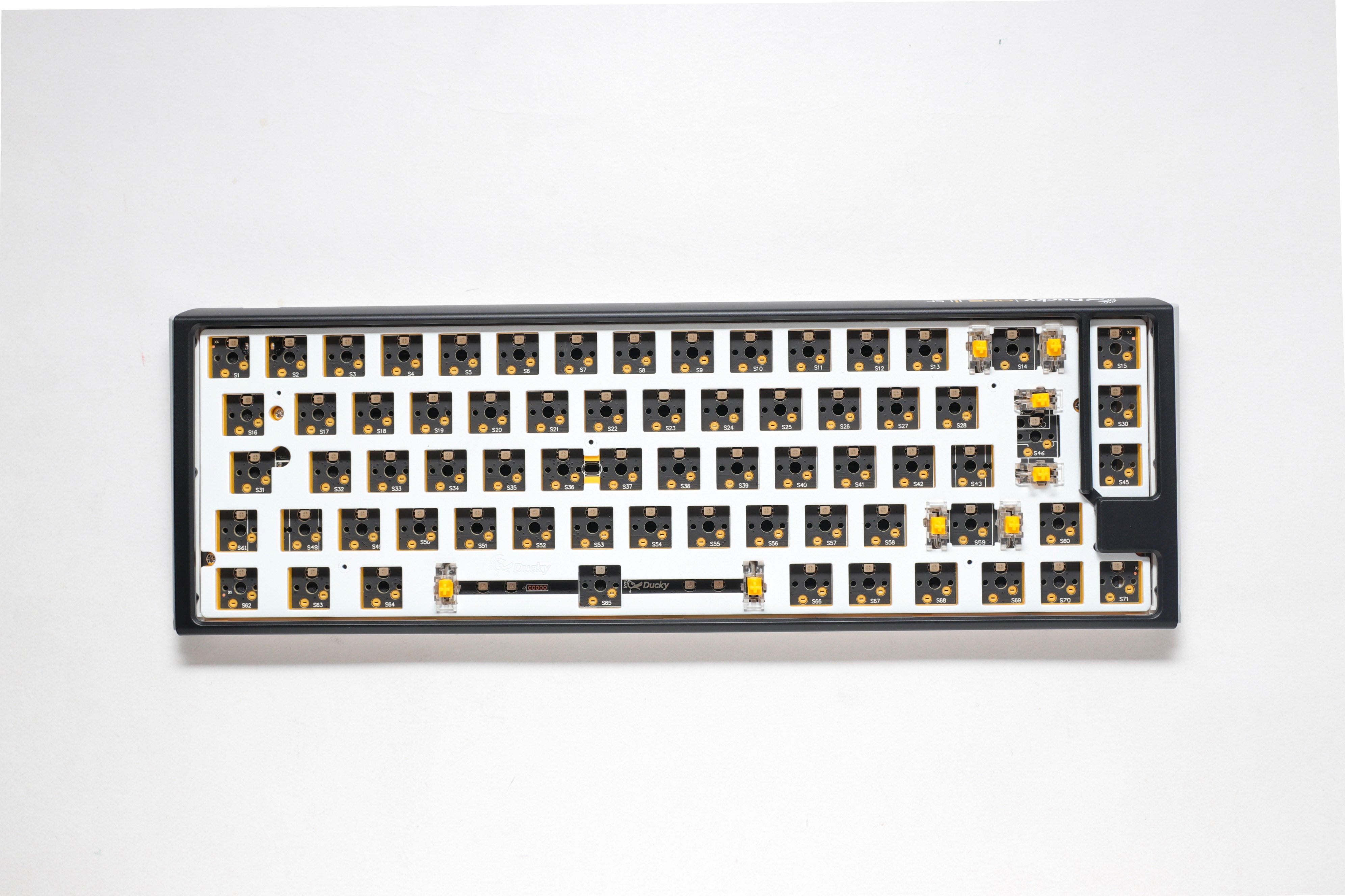 Ducky One 3 - Hot Swap ISO Barebone Black - SF 65% - RGB - Utan brytare/tangentknappar