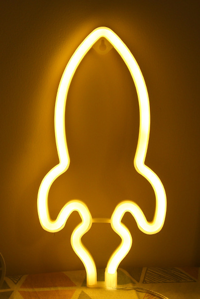 Rumraket Neon LED Lampe