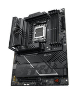 ASUS ROG STRIX X870E-H GAMING WIFI7 – ATX AM5 bundkort – skråt ovenfra