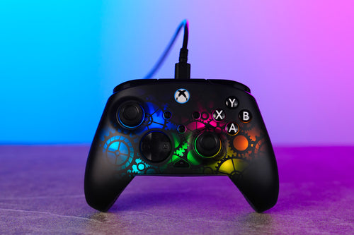 Turtle Beach Afterglow Ignite Time Machine – Xbox/PC – Controller på farvet baggrund