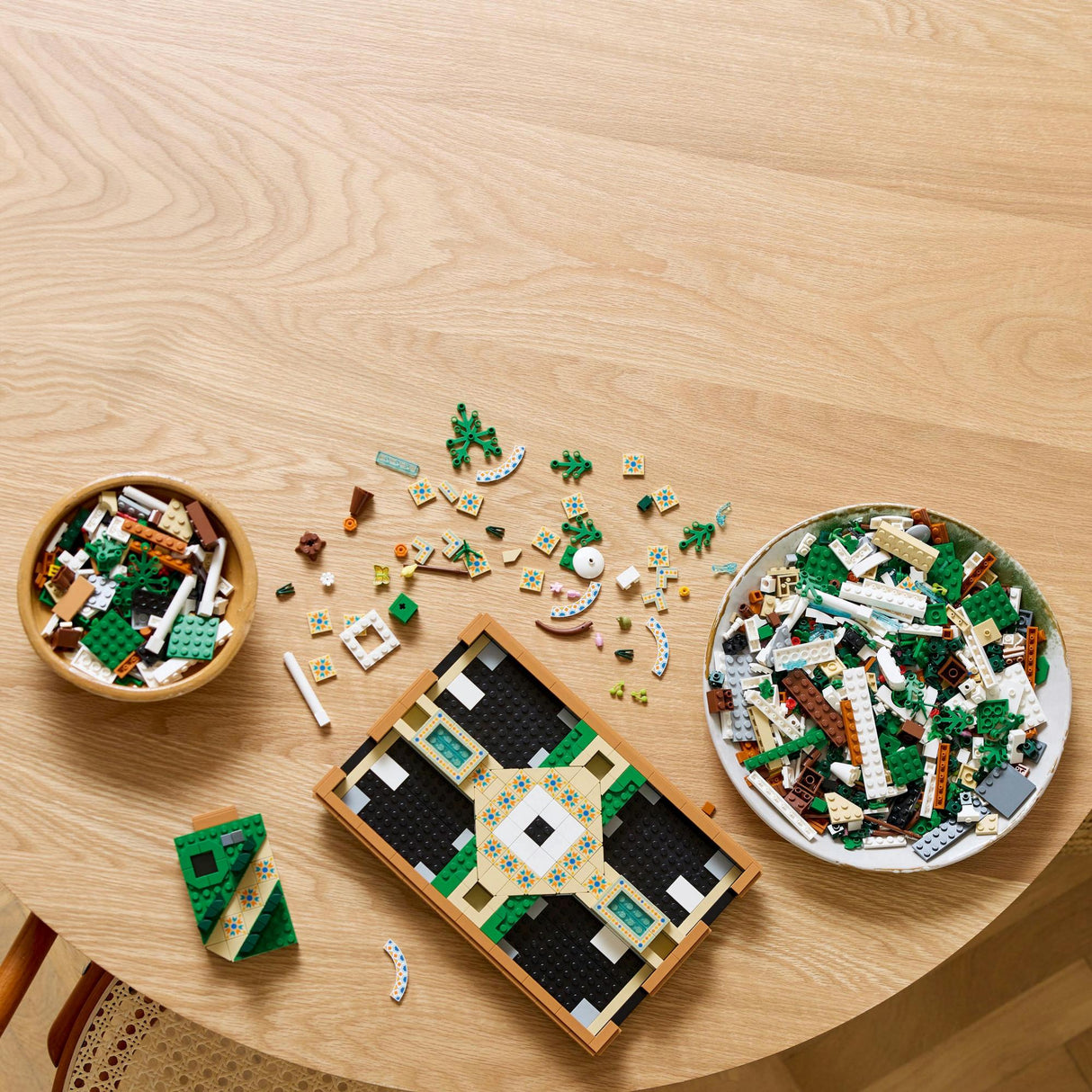 LEGO 10359 Icons Fountain Garden LEGO